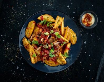 Loaded Fries mit BBQ-Chicken