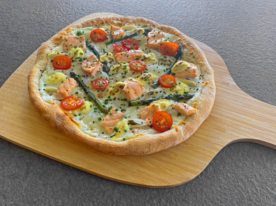 Pizza Salmone con Asparagi