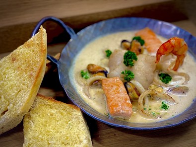 Fischpfanne im Portwein-Kräutersud